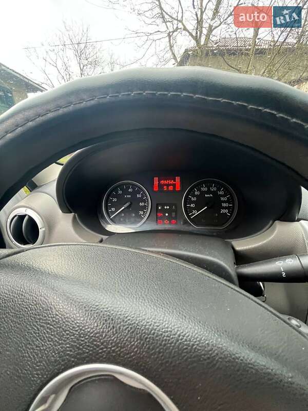 Седан Dacia Logan 2012 в Івано-Франківську