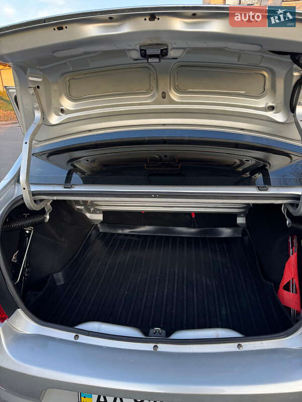 Седан Dacia Logan 2008 в Борисполе