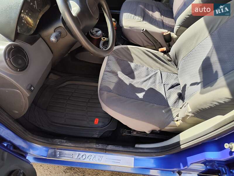 Седан Dacia Logan 2007 в Києві