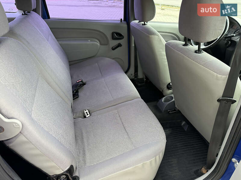 Седан Dacia Logan 2007 в Хусті