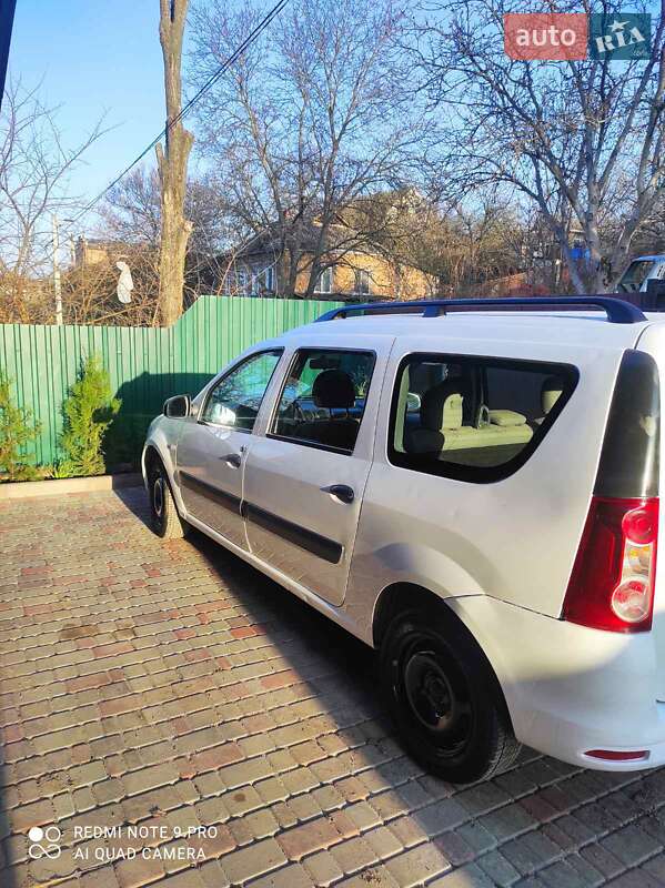 Седан Dacia Logan 2010 в 