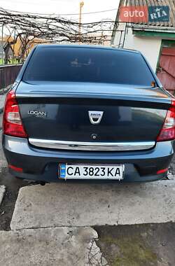 Седан Dacia Logan 2010 в 