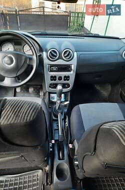 Седан Dacia Logan 2010 в 