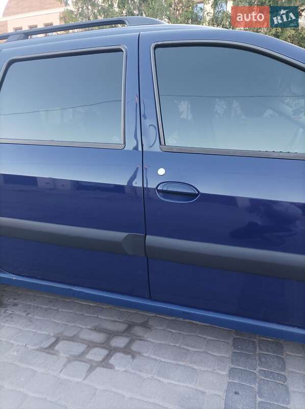 Седан Dacia Logan 2009 в Чорткові