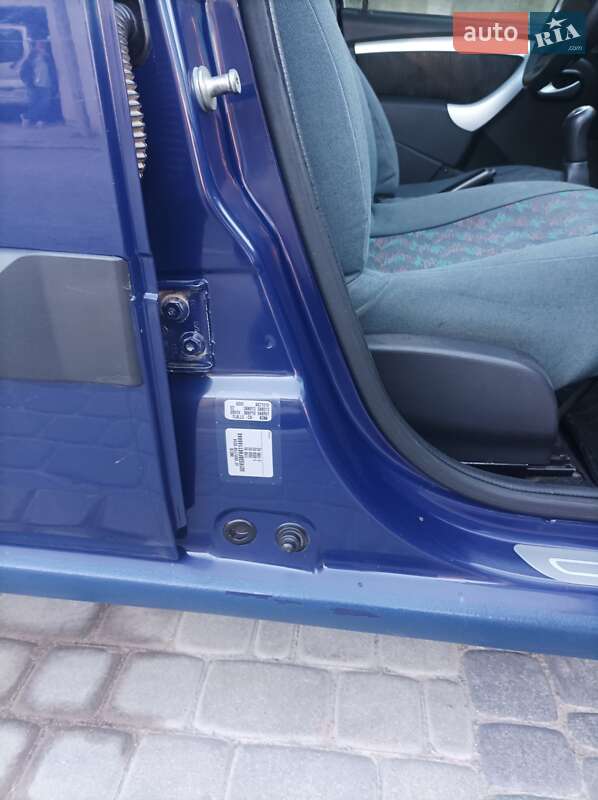 Седан Dacia Logan 2009 в Чорткові