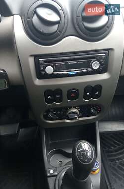 Седан Dacia Logan 2008 в 