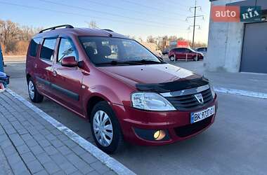 Седан Dacia Logan 2009 в Ирпене