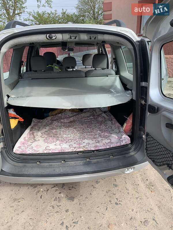 Седан Dacia Logan 2008 в Ровно