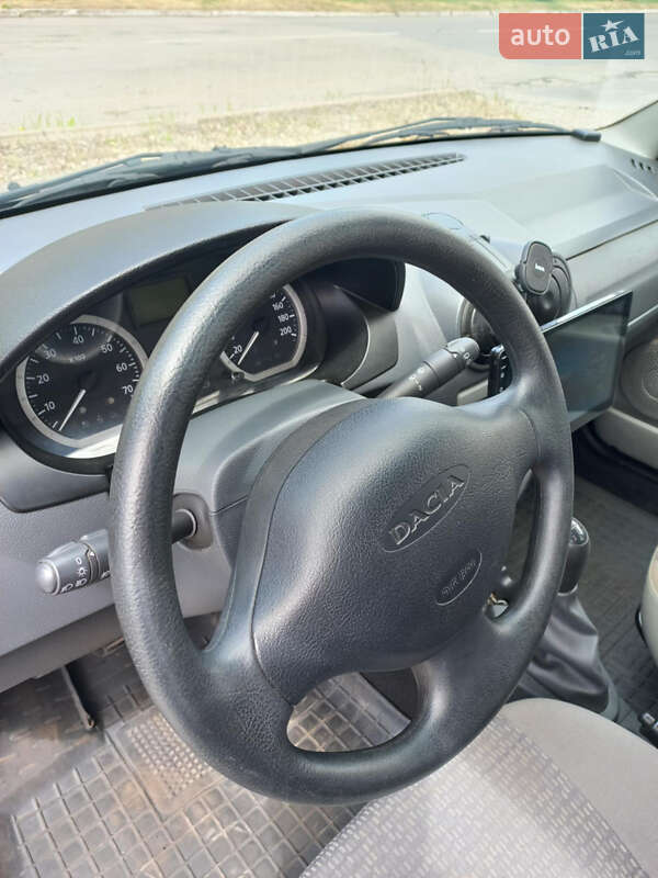 Седан Dacia Logan 2008 в Каменском
