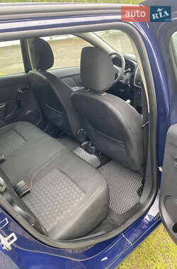Седан Dacia Logan 2015 в 