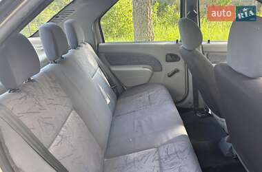 Седан Dacia Logan 2006 в 
