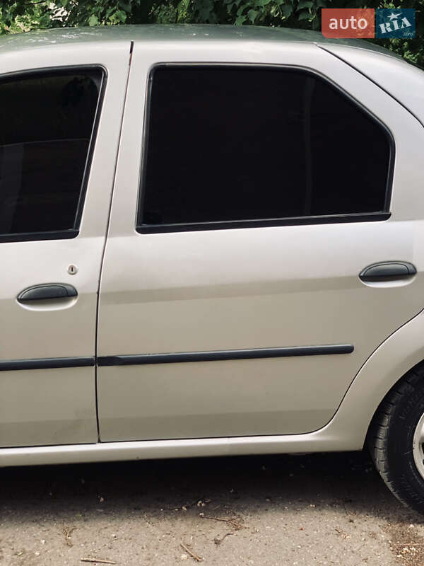 Седан Dacia Logan 2007 в Крыжополе