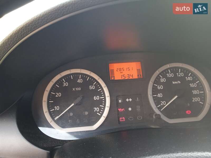 Седан Dacia Logan 2007 в Чернигове