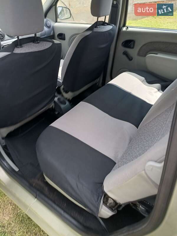 Седан Dacia Logan 2008 в Ровно