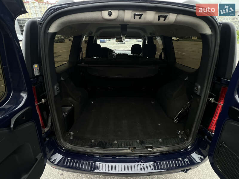 Седан Dacia Logan 2010 в Ивано-Франковске