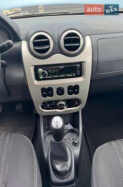Седан Dacia Logan 2011 в 
