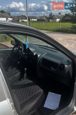 Седан Dacia Logan 2006 в 