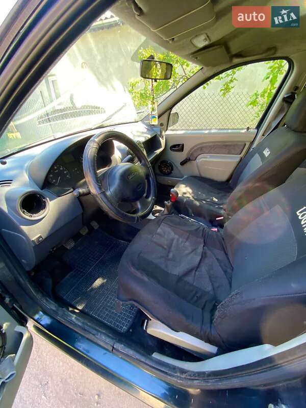 Седан Dacia Logan 2006 в Золочеві