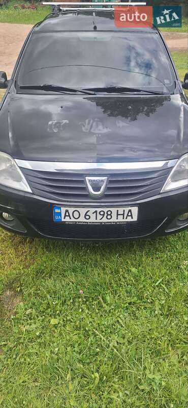 Седан Dacia Logan 2012 в Ужгороді