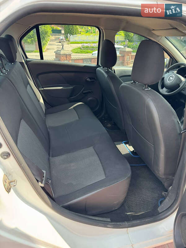 Седан Dacia Logan 2016 в Ровно фото 11 Седан Dacia Logan 2016 в Ровно