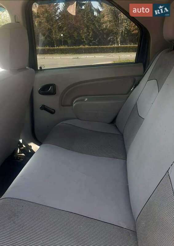 Седан Dacia Logan 2008 в Дубно