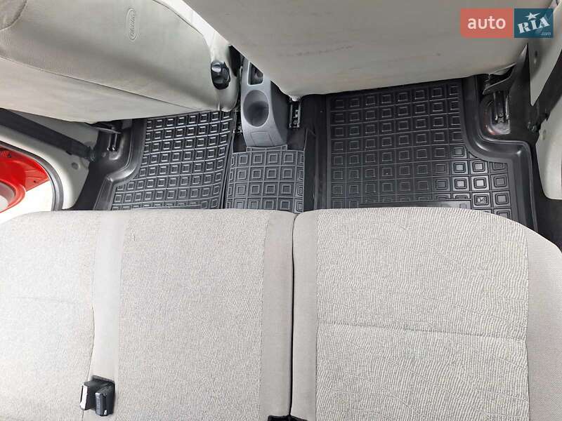 Седан Dacia Logan 2010 в Краматорске