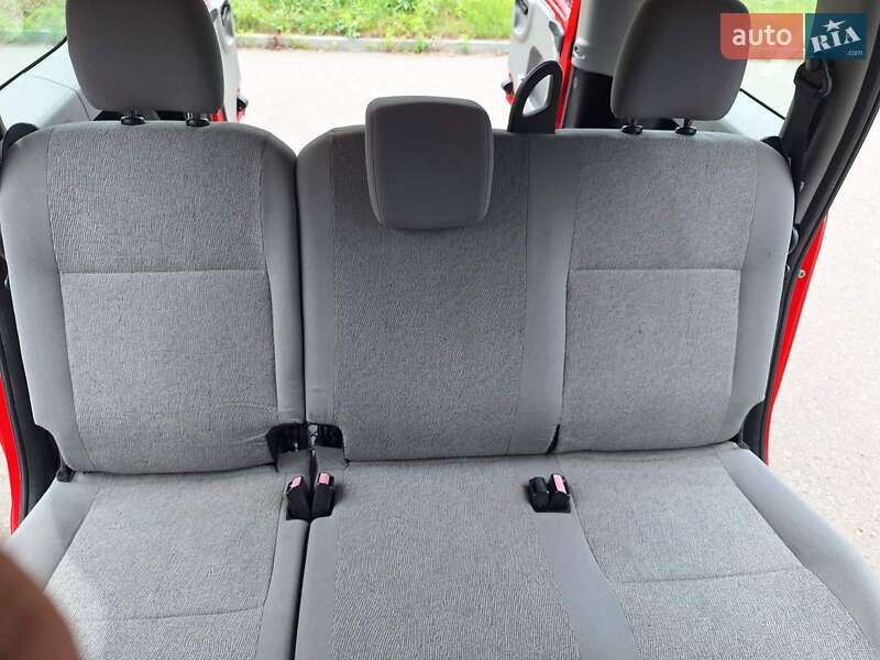 Седан Dacia Logan 2010 в Краматорске