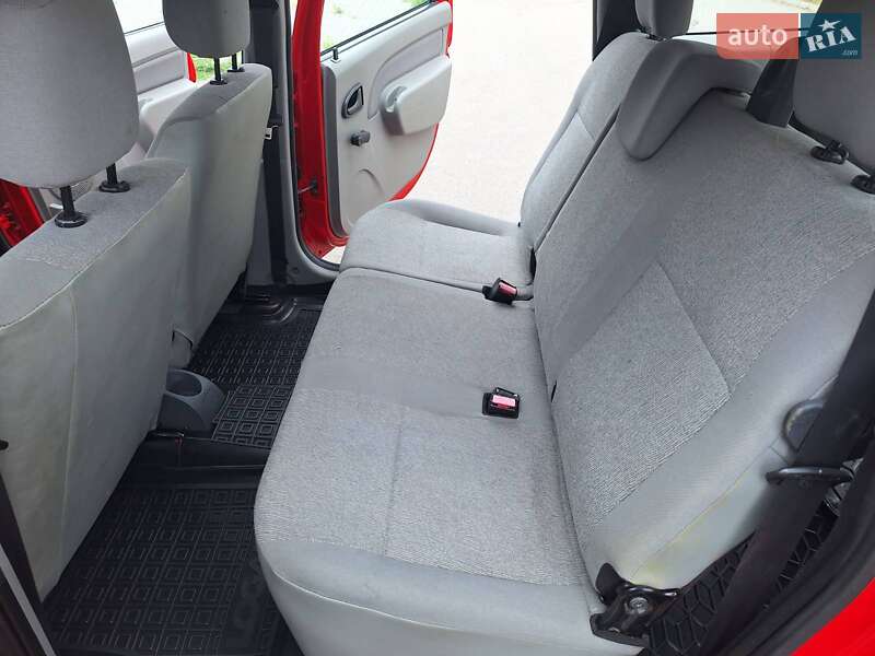 Седан Dacia Logan 2010 в Краматорске