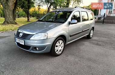 Седан Dacia Logan 2010 в Киеве