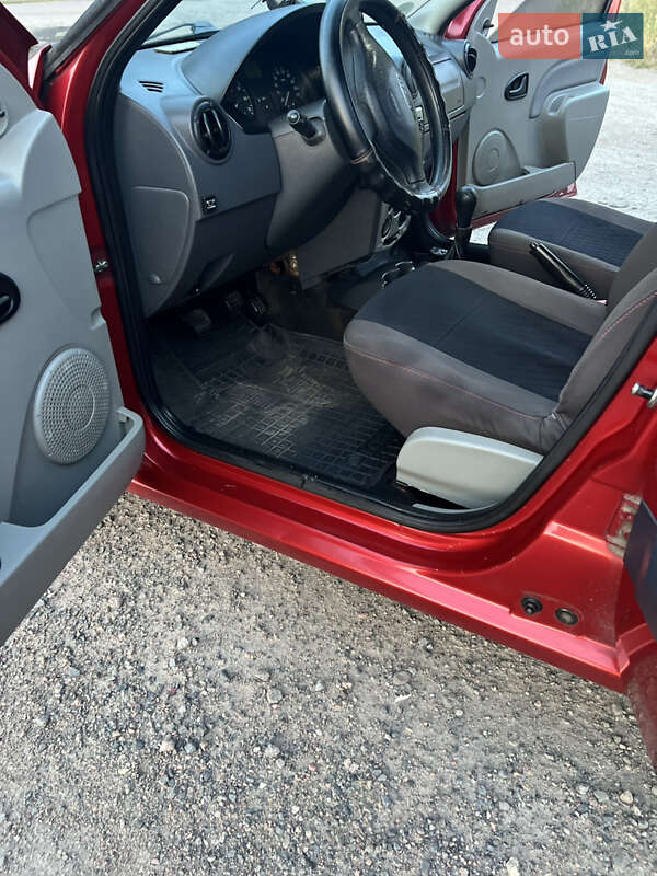 Седан Dacia Logan 2008 в Черкасах