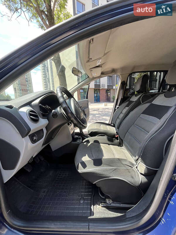 Седан Dacia Logan 2013 в Ивано-Франковске