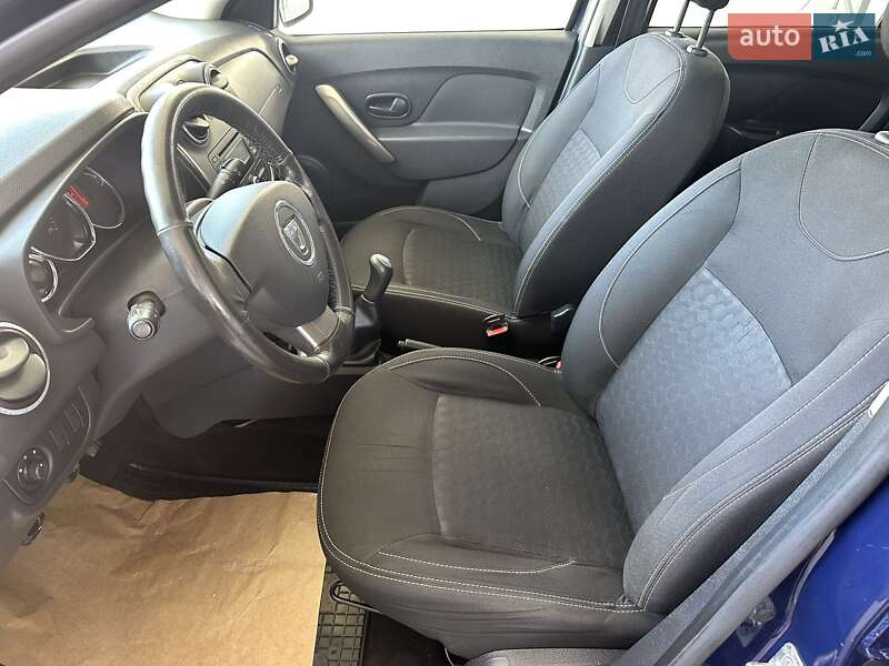 Седан Dacia Logan 2014 в Дніпрі