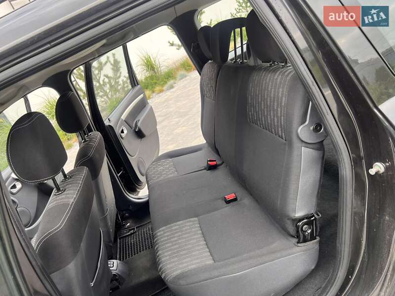 Седан Dacia Logan 2012 в Луцке