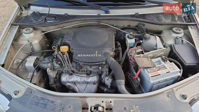 Седан Dacia Logan 2009 в Турке