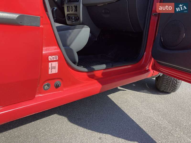 Седан Dacia Logan 2008 в Львове