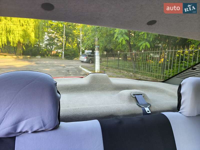 Седан Dacia Logan 2008 в Остроге