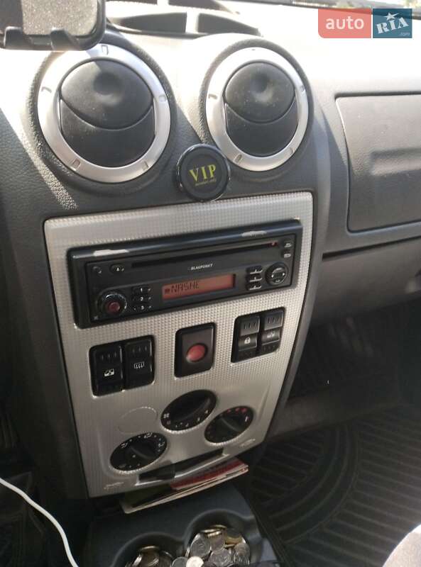 Седан Dacia Logan 2007 в Луцьку фото 3 Седан Dacia Logan 2007 в Луцьку