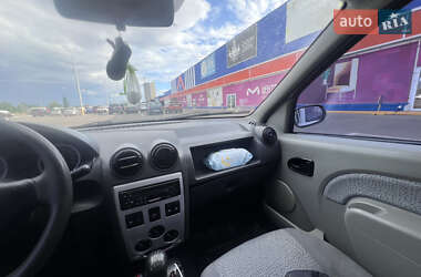 Седан Dacia Logan 2006 в 