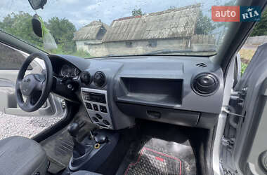 Седан Dacia Logan 2006 в 
