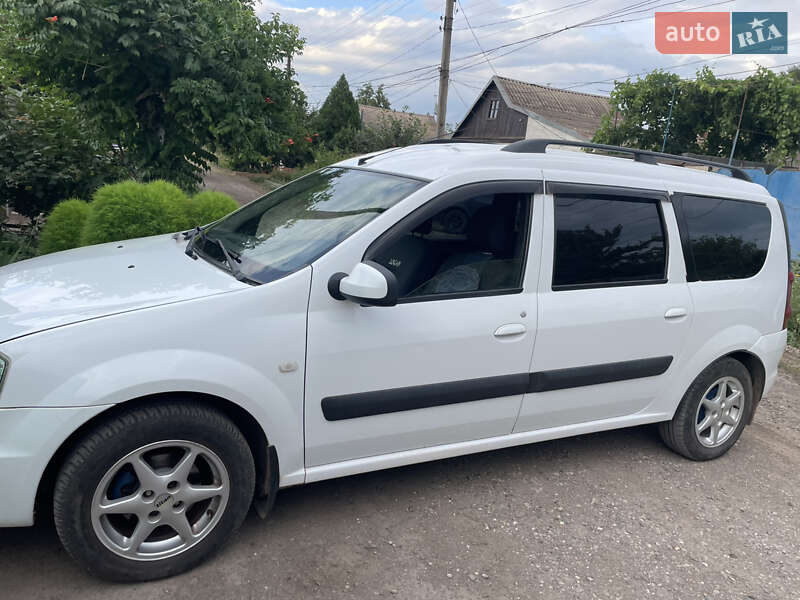 Седан Dacia Logan 2009 в Кривом Роге