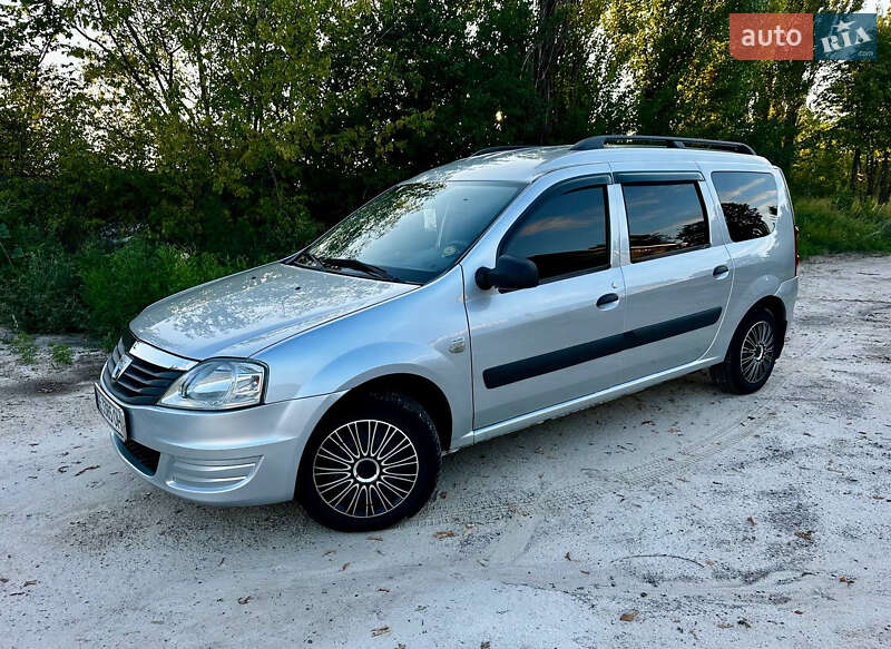 Седан Dacia Logan 2012 в Краснограде