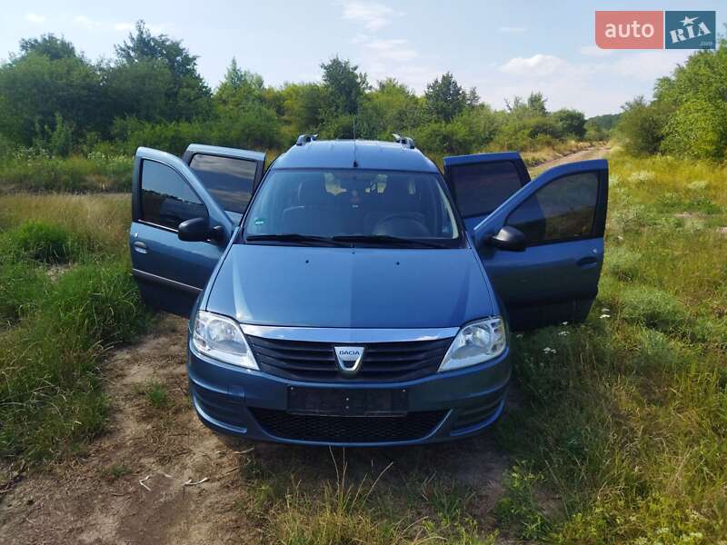 Седан Dacia Logan 2009 в Бершади