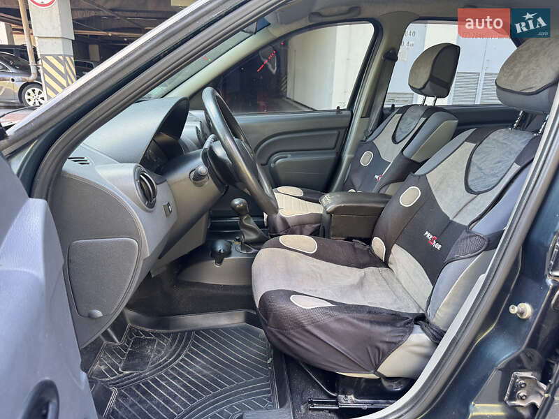 Седан Dacia Logan 2006 в Києві
