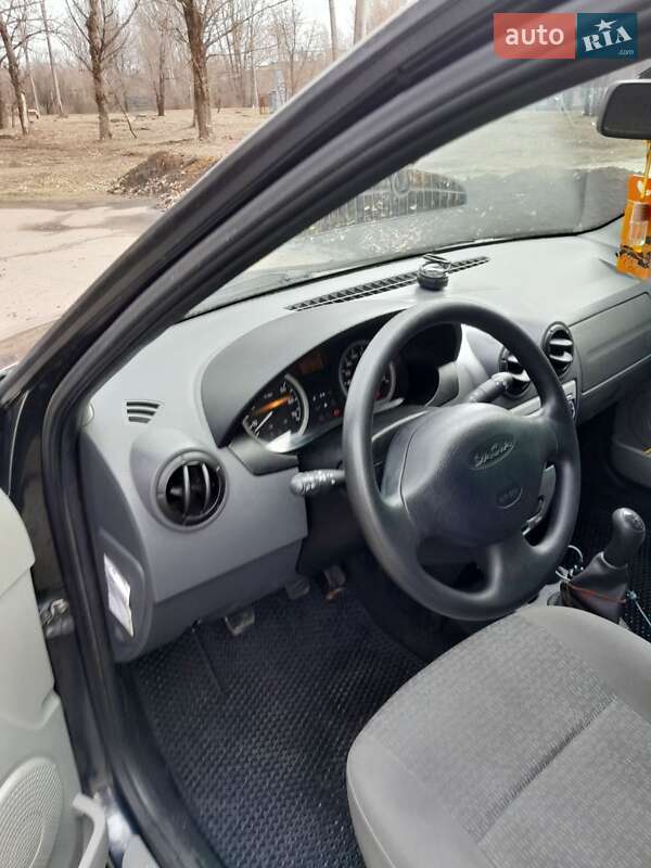 Седан Dacia Logan 2007 в Покрове