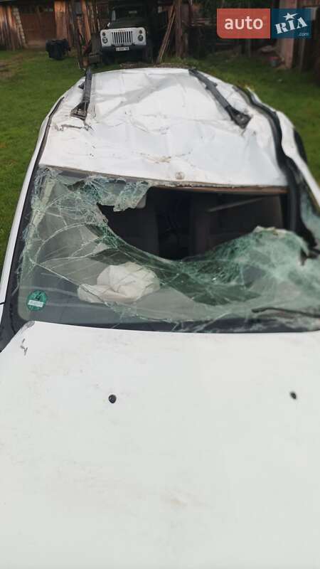 Седан Dacia Logan 2008 в Путиле