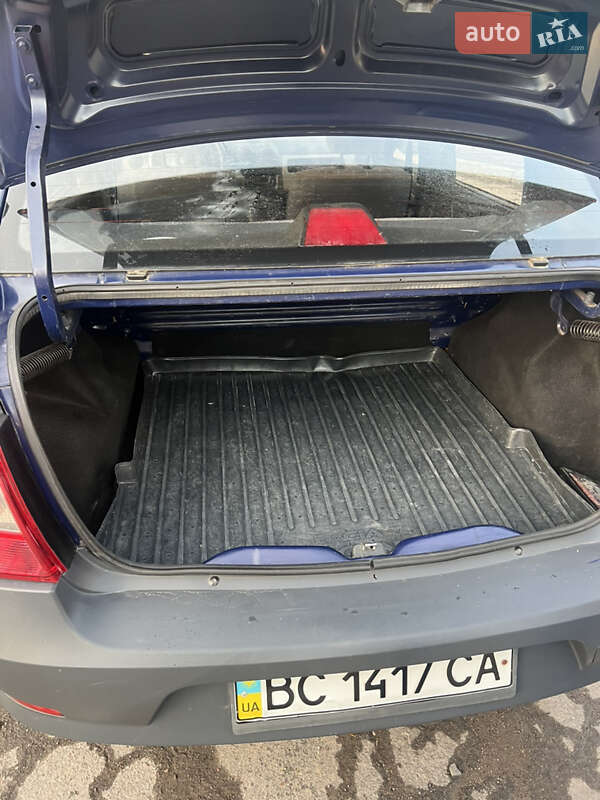 Седан Dacia Logan 2008 в Львові