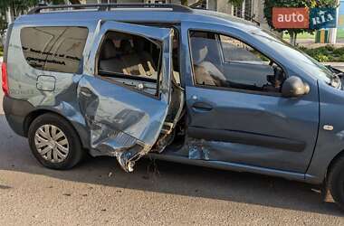 Седан Dacia Logan 2008 в Корце