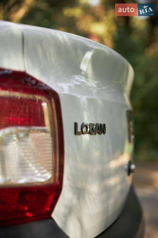 Седан Dacia Logan 2015 в Кропивницькому