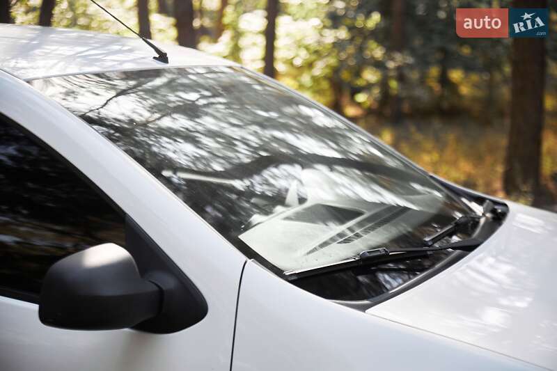 Седан Dacia Logan 2015 в Кропивницькому