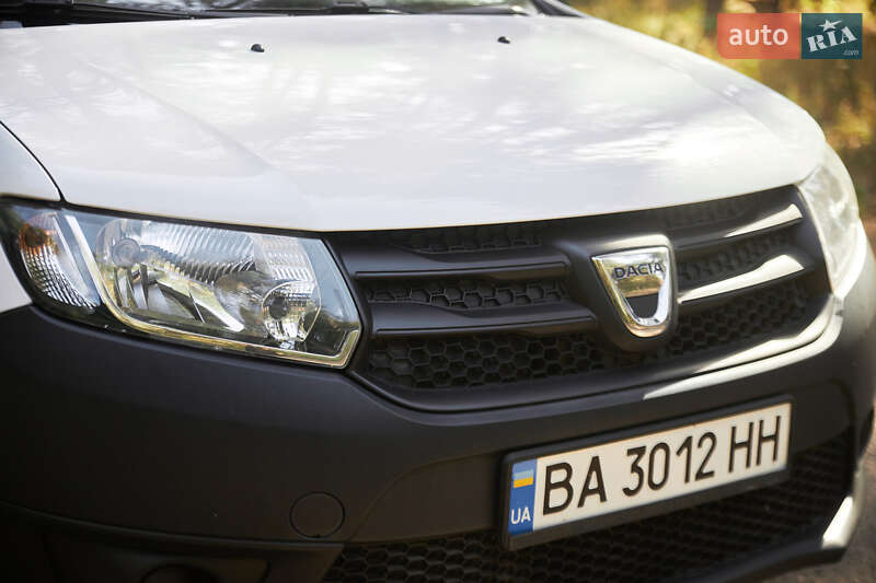 Седан Dacia Logan 2015 в Кропивницькому